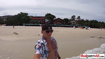 Preview 1 of Flaca Mexicana - Thai girl sucks studs big cock like a blowjob machine