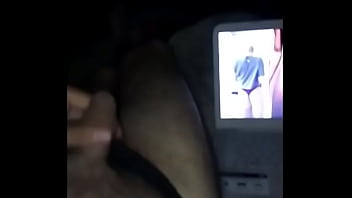 Preview 1 of Milf Boy Flo - Humill&aacute_ndome (pene peque&ntilde_o)