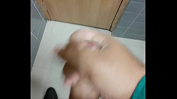Preview 3 of Public Dick Dick Touching - Punheta gostosa com gozada luiz-goiano