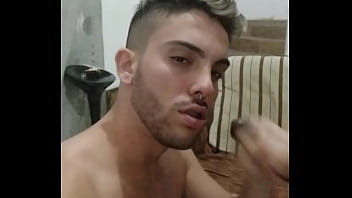 Preview 2 of Spizoo Hd Porn - Mamando a piroca do entregador dotado