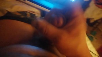 Preview 4 of Manila Xpose Pinoy Sex Vidio - профиль Rudywade123,  мое домашнее видео ,  снимаю как мастурбирую с девушкой по вебкамере,  лежа на кровати перед ноутбуком и кончаю