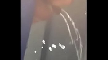 Preview 1 of Hoes Garl Xxy Vidos - Homens mijando nas ruas