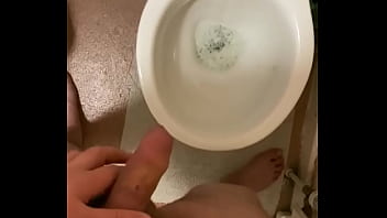 Preview 4 of Rep Xxxvidos - Having a long pee in my toilet