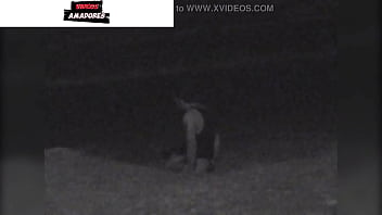 Preview 2 of Secret Night - Filmei um casal fazendo sexo na praia a noite. Um seguran&ccedil_a botou eles pra correr