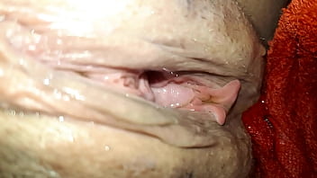 Preview 3 of Masturbandose Mi Ex - Lasse Pisse beim Fick laufen