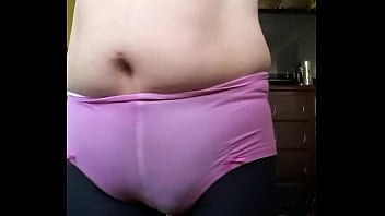 Preview 1 of The Kottonmouth Princess - Hola soy rasvesti de closet y nunca e tenido relaciones con nadie y me gustar&iacute_a encontrar a uno que me rompa mi culo