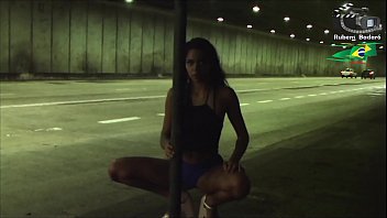 Preview 3 of Full Massage N - Ninfeta se exibe dentro do t&uacute_nel da cidade,  e ainda fez boquete. ( V&iacute_deo completo no xvideos red. )