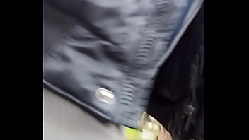 Preview 1 of Diade Momexxx - Bulto de mi amigo caminando