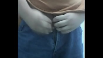 Preview 1 of English K Alwo - gordo se desnuda