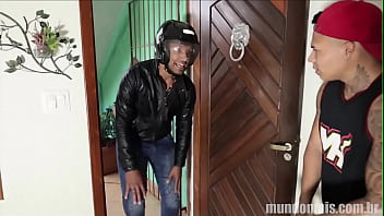 Preview 1 of Penis Size Comparison Cuck - Trailer: O Motoboy ( Lan&ccedil_amento ) R$ 10, 90 Compre Agora o Video Completo,  Veja em Nosso Perfil Como comprar...