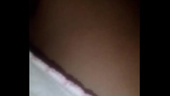 Preview 2 of Tube Pee Webcam - Le meto la mano mientras est&aacute_ d.