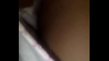 Preview 1 of Tube Pee Webcam - Le meto la mano mientras est&aacute_ d.