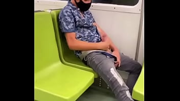Preview 3 of Www Pronexo Sex Com - M&aacute_scarado batendo punheta no metro