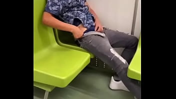 Preview 1 of Www Pronexo Sex Com - M&aacute_scarado batendo punheta no metro