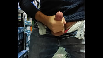 Preview 3 of Dad Mom Son Bi Sexual - Punheta no trabalho