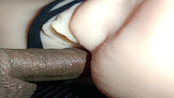 Preview 2 of Bbw Pussy Mole - TRAILER: CANDY EN TANGA NEGRA RECIBE CREAMPIE POR EL CULO!