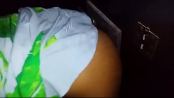 Preview 2 of Brand Olive Xxx - Brincadeira no Glory hole do caricias swing Club em madureira