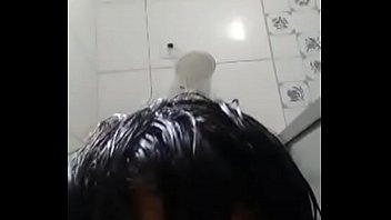 Preview 4 of Xxx Stand - Emo tomando banho ao som de Linkin park