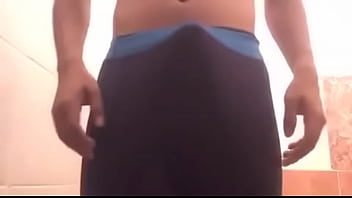Preview 1 of Bet My Mom - Enga&ntilde_o a mi amigo hetero para que me env&iacute_e videos masturbandose