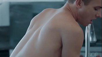 Preview 2 of Punlic Laid - Sexy Neighbor
