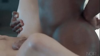 Preview 4 of Punlic Laid - Sexy Neighbor