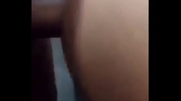 Preview 3 of Black Shemales Anal Creampie - Novato le da bien duro en el ba&ntilde_o