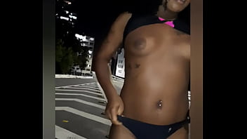 Preview 4 of Xxx Lee Yong Ae - Gostosa tirando a roupa no meio da rua