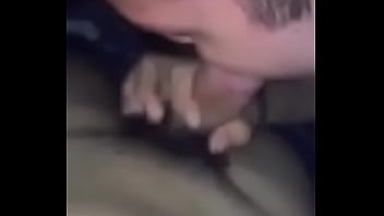 Preview 1 of Shoking Bitches - d. en casa de mi amigo y me hace un Oral