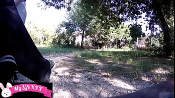 Preview 4 of Girl Fuck Dog Free Watch - Bella figa Italiana si esibisce al parco.