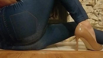 Preview 1 of Xnx Girls - Urine on my jeans