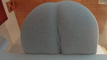 Preview 1 of Dp Extase - Today you are my Italian greedy of piss while I&#039_m on the phone with my friend I piss you in the face