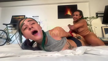Preview 4 of Jovencitas 16 Xxx Colombianas - Fui brincar com as cordas da minha madrasta e acabei amarrada