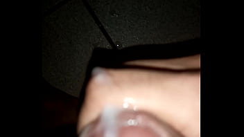 Preview 4 of Ei Jn - Masturb&aacute_ndose suelta la leche