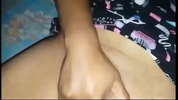 Preview 3 of Nhe Kara Hindi - se mastura clitoris grande