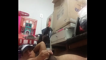 Preview 1 of Findshowers Porn - Ando arrecho en esta cuarentena