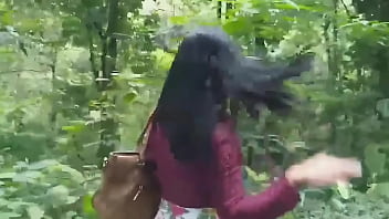 Preview 2 of Alexis Monroe Brazzers - Passeio pela natureza