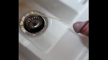 Preview 2 of Xxx Tanzani - Morning piss