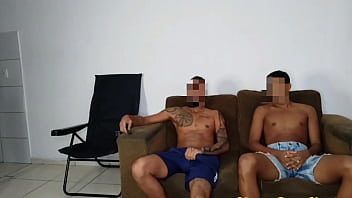 Preview 1 of Painfull Tits - Pausa no filme para um sexo na sala com o pauz&atilde_o de 22cm