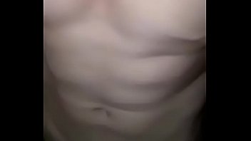 Preview 1 of Hot Mom Gives Handjob To Son - Masturbandome sacando la lechesita