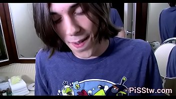 Preview 2 of Grils Xcc - Pissy fetish with twinks