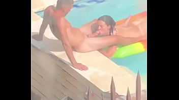 Preview 1 of Feed Mom Cum - A ella le gusta sobre el agua el novio la graba