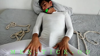 Preview 4 of Larkin Cuckold - HUGO EN TRAJE DE LICRA