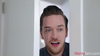 Preview 1 of Forsid Xxx Video - My Stepsis&#039_s A Freak....I&#039_m Scared But Also Wanna Fuck Her- Kali Roses