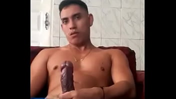 Preview 3 of Cheting Wife Friendsex - chico parecido a mi amigo se pajea en internet 01