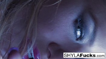 Preview 4 of Abgefickte Klonutte - Sexy Shyla Stylez&#039_s Smoking Fetish