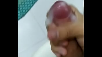 Preview 4 of Xx Hd Bf Hd Xxx - Novinho gozando numa punheta deliciosa
