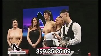 Preview 4 of Ah Me Arab - alessia bergamo spogliarello al programma tv a far lamore comincia tu
