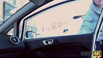 Preview 1 of Xxx Sane Lony Xxx 3gp Chota - DEBT4k. Pobre cantinero obtiene dinero por paja en el auto y sexo
