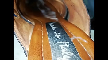 Preview 1 of Xxx Banjo Big Booty Ass - Tomaso fickt die Pantoletten seiner Frau.