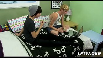 Preview 2 of Seks Budak Sekolah Melayu - Twink chap gets a blowjob